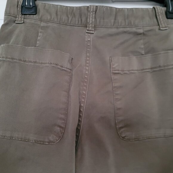 Wide-leg Army Green Caslon Pants Size 4. - Picture 6 of 6